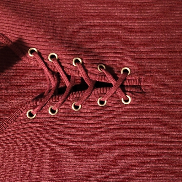 No boundaries longsleeve burgundy ribbed knit top blouse sz medium - Picture 2 of 4